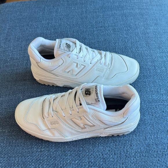 New Balance 550 Triple White Leather Sneakers (Men's 7 / Women's 8.5) - Picture 6 of 12